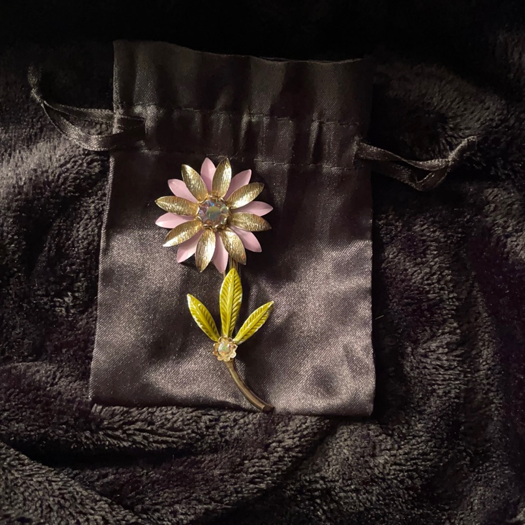 Vintage Flower Pin BlBl